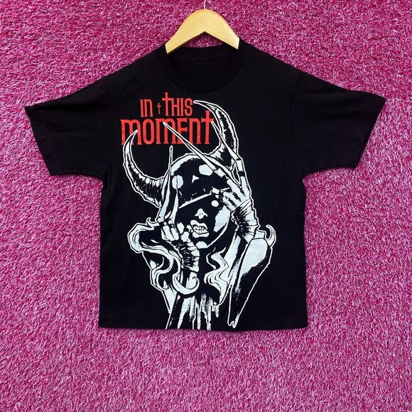 In This Moment Monster Claws T-Shirt Medium - Picture 1 of 4